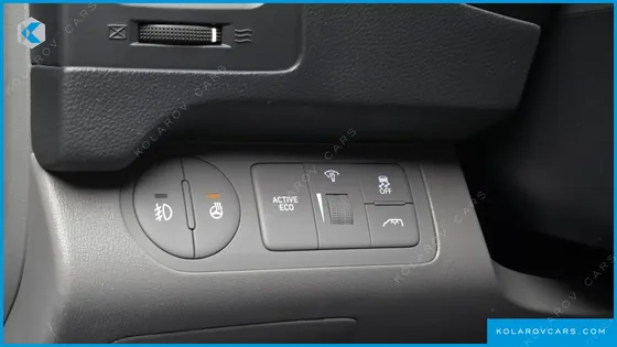 HYUNDAI STAREX VAN 5-SEATER
