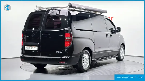 HYUNDAI STAREX VAN 5-SEATER