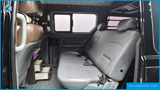 HYUNDAI STAREX VAN 5-SEATER