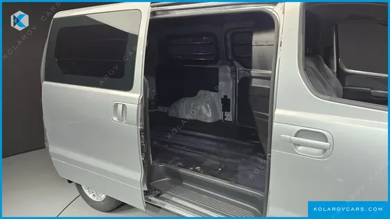 HYUNDAI STAREX VAN 3-SEATER