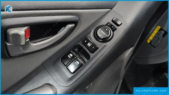 HYUNDAI STAREX VAN 3-SEATER
