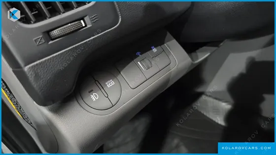 HYUNDAI STAREX VAN 3-SEATER