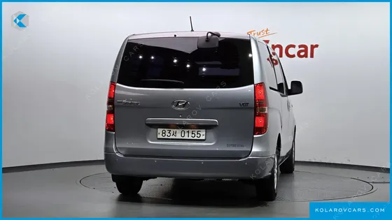 HYUNDAI STAREX VAN 3-SEATER
