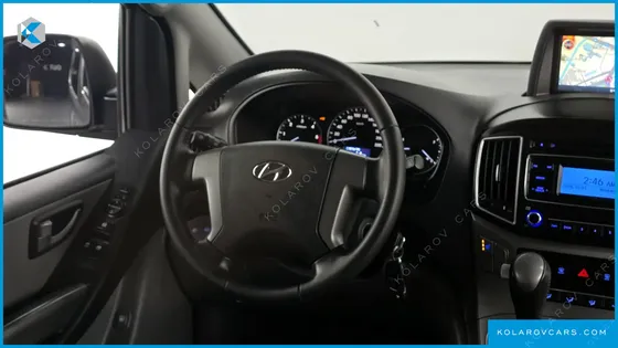 HYUNDAI STAREX VAN 3-SEATER