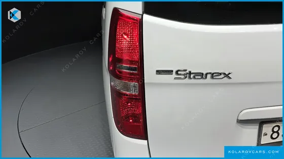 HYUNDAI STAREX VAN 3-SEATER