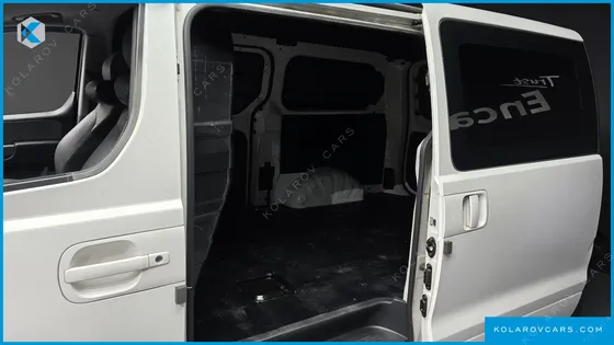 HYUNDAI STAREX VAN 3-SEATER