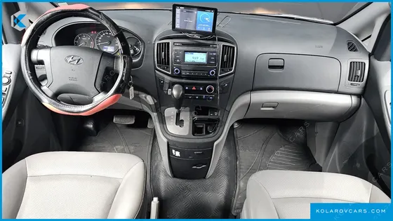 HYUNDAI STAREX VAN 5-SEATER