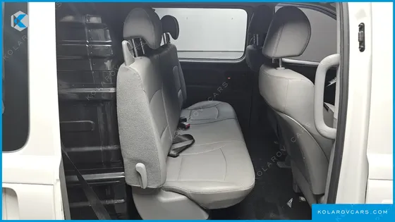 HYUNDAI STAREX VAN 5-SEATER