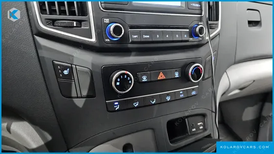 HYUNDAI STAREX VAN 5-SEATER