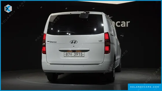 HYUNDAI STAREX VAN 3-SEATER