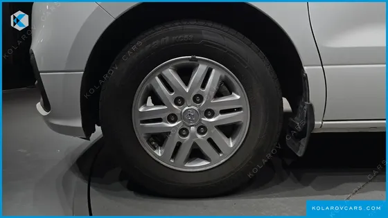 HYUNDAI STAREX VAN 3-SEATER
