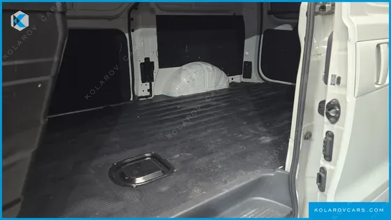 HYUNDAI STAREX VAN 3-SEATER