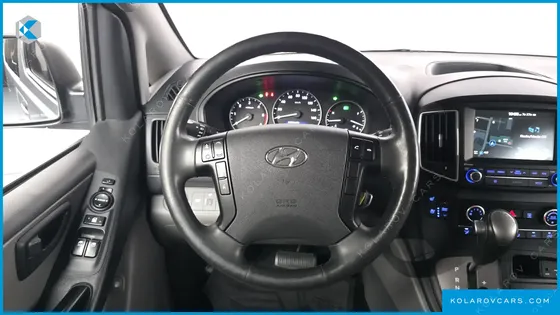 HYUNDAI STAREX WAGON 11-SEATER