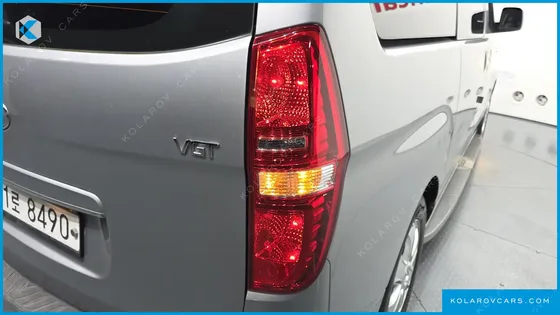 HYUNDAI STAREX WAGON 11-SEATER