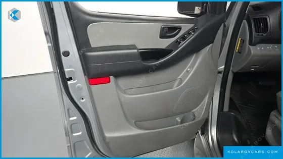 HYUNDAI STAREX WAGON 11-SEATER
