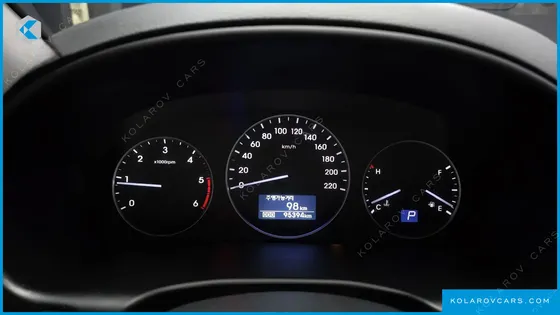 HYUNDAI STAREX VAN 3-SEATER