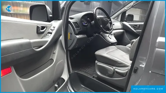 HYUNDAI STAREX VAN 3-SEATER