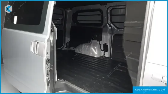 HYUNDAI STAREX VAN 3-SEATER
