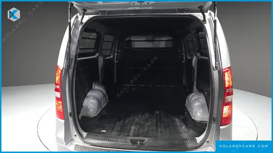 HYUNDAI STAREX VAN 3-SEATER