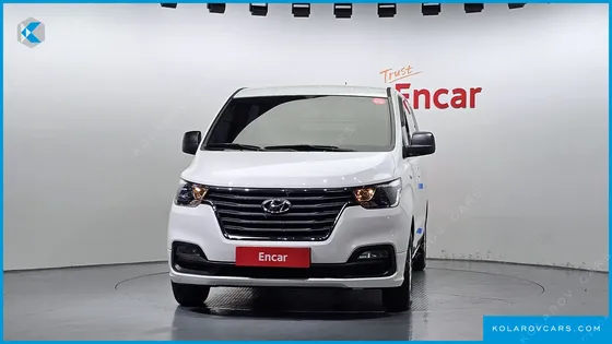 HYUNDAI STAREX VAN 5-SEATER