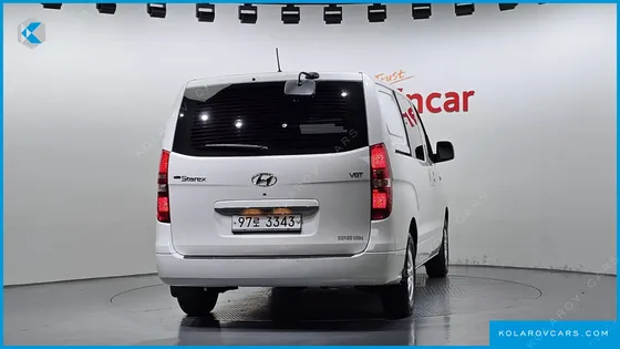 HYUNDAI STAREX VAN 5-SEATER