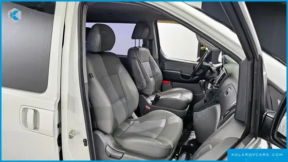 HYUNDAI STAREX VAN 5-SEATER