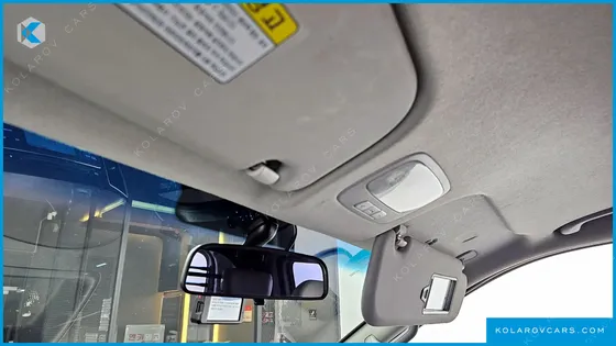 HYUNDAI STAREX VAN 5-SEATER
