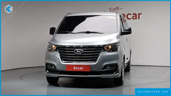 HYUNDAI STAREX VAN 5-SEATER
