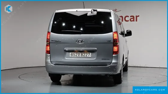HYUNDAI STAREX VAN 5-SEATER