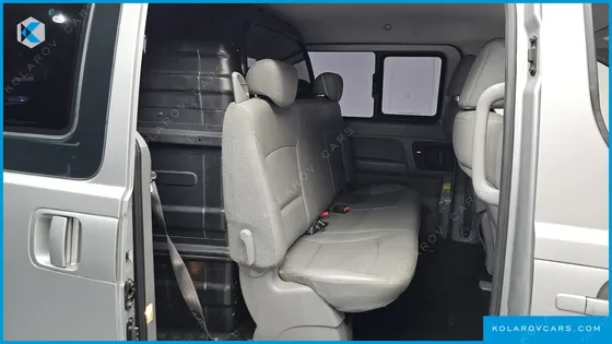 HYUNDAI STAREX VAN 5-SEATER