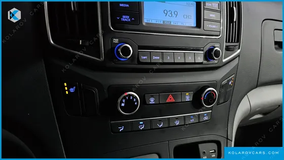HYUNDAI STAREX VAN 5-SEATER