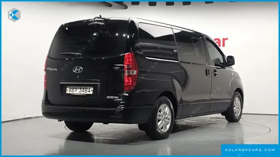 HYUNDAI STAREX VAN 5-SEATER