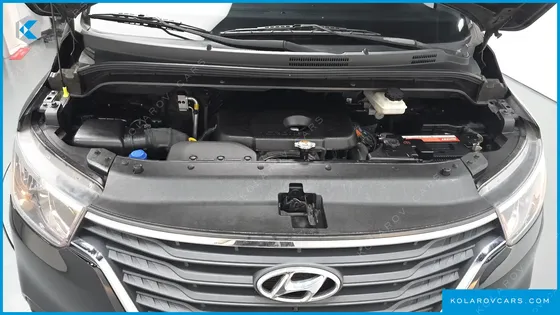 HYUNDAI STAREX VAN 5-SEATER