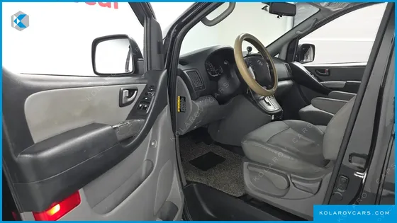 HYUNDAI STAREX VAN 5-SEATER