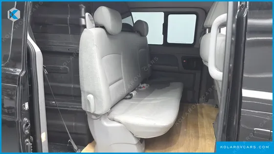 HYUNDAI STAREX VAN 5-SEATER