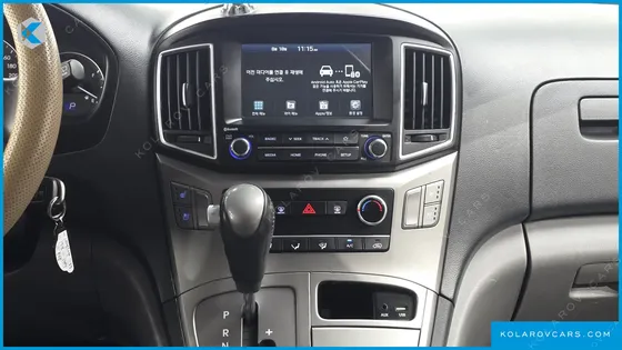 HYUNDAI STAREX VAN 5-SEATER