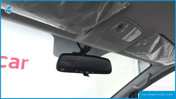 HYUNDAI STAREX VAN 5-SEATER