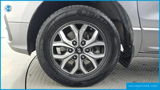 HYUNDAI STAREX 4WD URBAN 9-SEATER