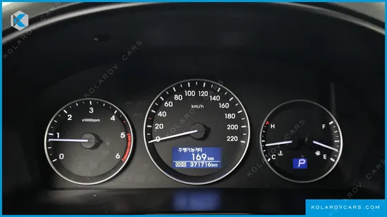 HYUNDAI STAREX 4WD URBAN 9-SEATER