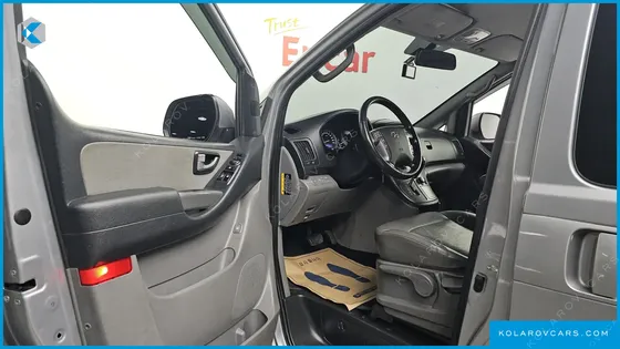 HYUNDAI STAREX 4WD URBAN 9-SEATER