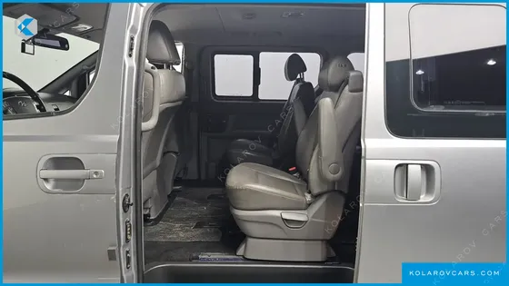 HYUNDAI STAREX 4WD URBAN 9-SEATER