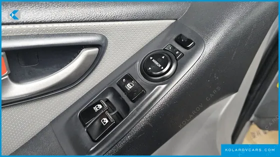 HYUNDAI STAREX 4WD URBAN 9-SEATER