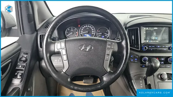 HYUNDAI STAREX 4WD URBAN 9-SEATER