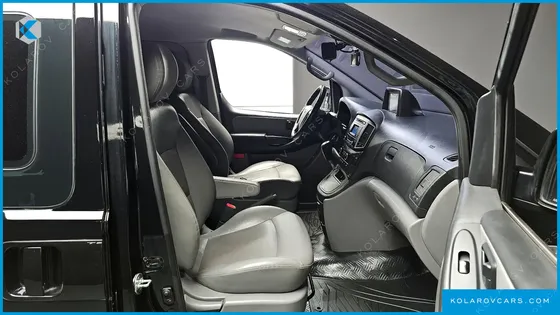 HYUNDAI STAREX VAN 5-SEATER