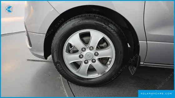 HYUNDAI STAREX WAGON 12-SEATER