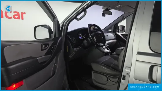 HYUNDAI STAREX WAGON 12-SEATER