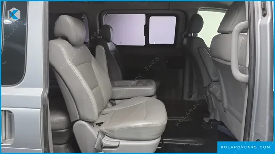 HYUNDAI STAREX WAGON 12-SEATER