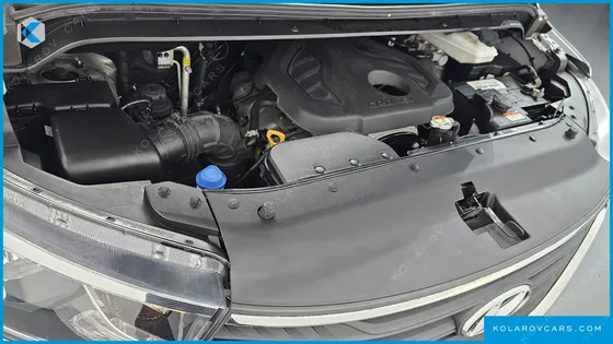 HYUNDAI STAREX VAN 3-SEATER