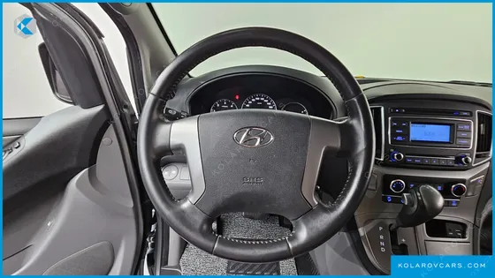 HYUNDAI STAREX VAN 3-SEATER