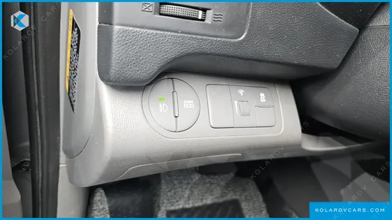 HYUNDAI STAREX VAN 3-SEATER